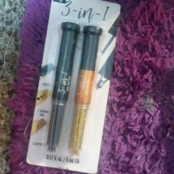 2 pack Onyx Professional 3 in 1 Nail Art Pens - Picture 1 of 3